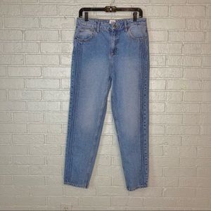 BDG High Rise Mom Jeans Size 31” Waist